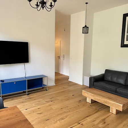 Luxurioes Kernsanierte Altbauwohnung *